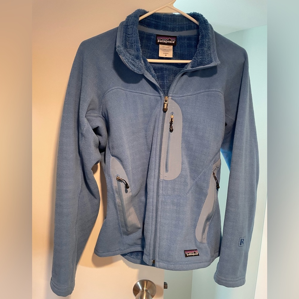 Patagonia fleece - very warm, blocks out wind!